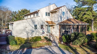 335 Yeiser Ln, Hudgins, VA 23076