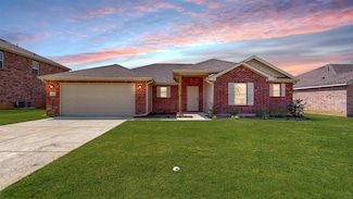 106 Cooper Dr, Cleburne, TX 76031