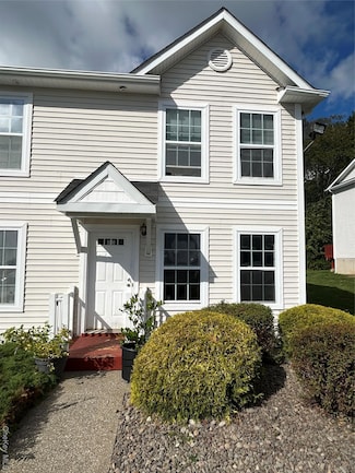 83 Jordan Ln, Middletown, NY 10940