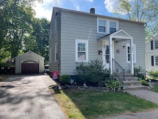 20 Uncas St, Glens Falls, NY 12801