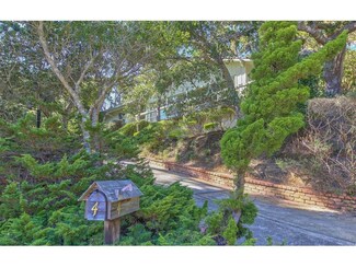 4 Forest Knoll Rd, Monterey, CA 93940
