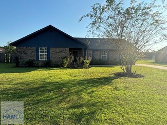 852 Lyndsi Ln, Hinesville, GA 31313