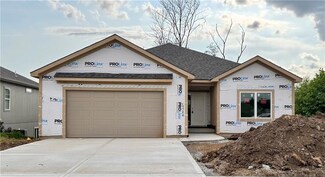 10022 N Oakland Ave, Kansas City, MO 64157
