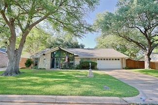 312 W Pleasantview Dr, Hurst, TX 76054