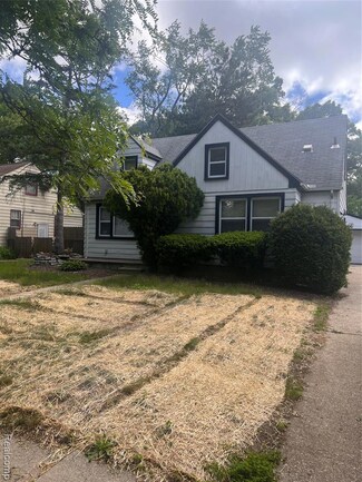 23230 Rensselaer St, Oak Park, MI 48237