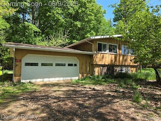 5900 Frenchline Rd, Marlette, MI 48453