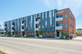 450 SW 7th St Unit 103, Des Moines, IA 50309