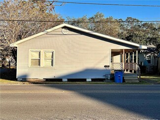 158 Apple St, Norco, LA 70079
