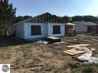 2582 Mockingbird Dr, Traverse City, MI 49685