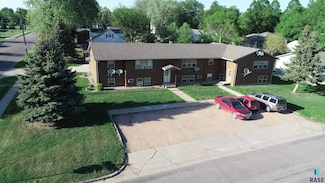 702 E 9th St, Dell Rapids, SD 57022