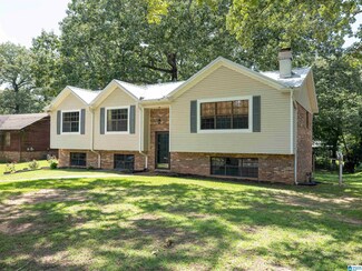 3018 Lone Oak Rd, Bessemer, AL 35023