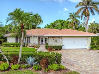 725 Old Trail Dr, Naples, FL 34103