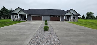 607 W Colfax St, Parkers Prairie, MN 56361