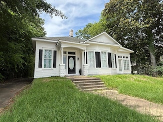 105 Montgomery St, Troy, AL 36081