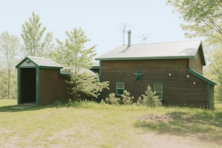20 Monument Rd, Abbot, ME 04406