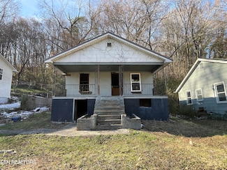 1106 Oakdale Hwy, Harriman, TN 37748