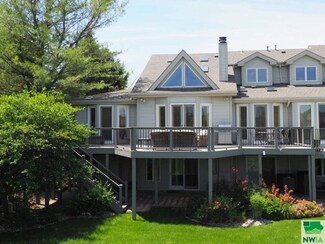 862 Willow Dr, Dakota Dunes, SD 57049