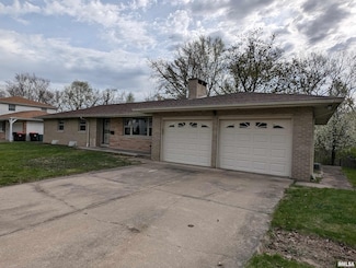 3720 N Saint Michael Ave, Peoria, IL 61615