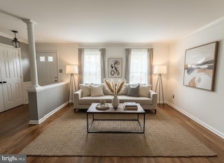 7971 Yancey Dr, Falls Church, VA 22042