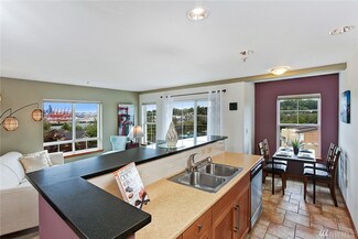 3015 SW Avalon Way Unit 201, Seattle, WA 98126