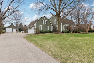 11N201 Capulet Cir, Elgin, IL 60124