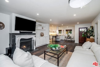 4838 Coldwater Canyon Ave, Sherman Oaks, CA 91423