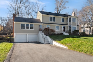 94 Abbott Run Valley Rd, Cumberland, RI 02864