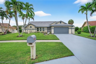 112 Bordeaux Cir, Naples, FL 34112