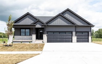 411 NE Madison Ave, Elkhart, IA 50073