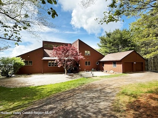 25 Ridge Rd, East Chatham, NY 12060