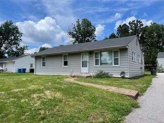 1005 Farmview Dr, Saint Louis, MO 63138