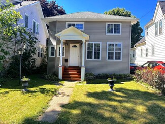 444 N County St, Waukegan, IL 60085