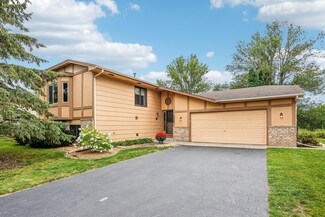 2340 Maxwell Ln, Chaska, MN 55318