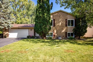 7432 Drew Ave N, Brooklyn Park, MN 55443