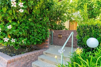 18759 Hatteras St Unit 25, Tarzana, CA 91356