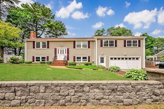 24 Regent Ave, Wareham, MA 02571