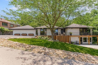 110 Terrace Trail St W, Lake Quivira, KS 66247