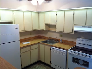 9704 S Belfort Cir Unit 212, Tamarac, FL 33321
