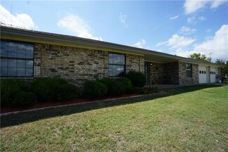 327 Chisam Rd, Valley View, TX 76272