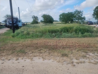 2 Abalone St, Palacios, TX 77465