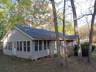 2216 Gainsboro Ave, Davis, IL 61019