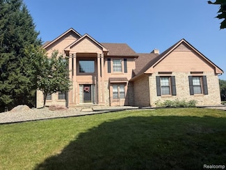 2789 Parkwick Ct, West Bloomfield, MI 48324