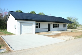 408 Brentwood St, Green Forest, AR 72638