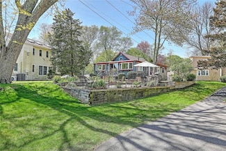 600 Cole Farm Rd, Warwick, RI 02889