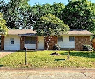 605 Pershing Dr, Denton, TX 76209