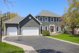 3741 Persimmon Dr, Algonquin, IL 60102