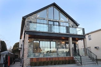 82 Piedmont Ave, Staten Island, NY 10305