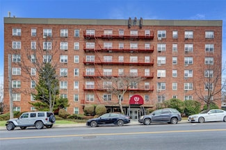47-27 Little Neck Pkwy Unit 6D, Little Neck, NY 11362