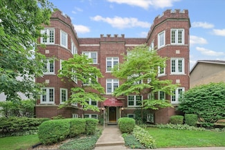 305 W University Ave Unit 4, Champaign, IL 61820