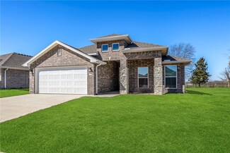 525 Wright Ln, Pea Ridge, AR 72751